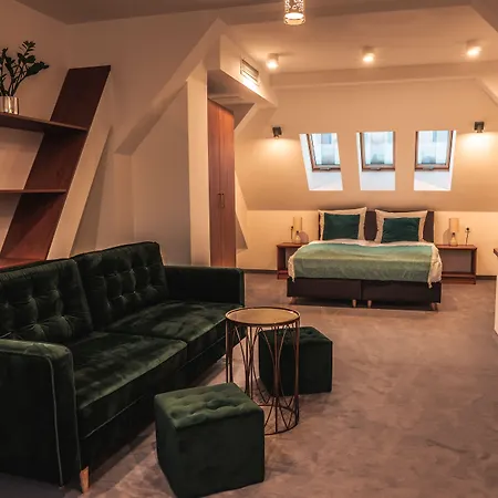 Brassel Hotel apartamentowy 4*