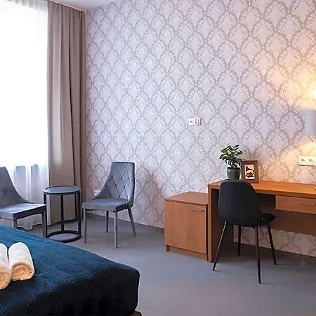Brassel Ξενοδοχείο με διαμερίσματα 4*